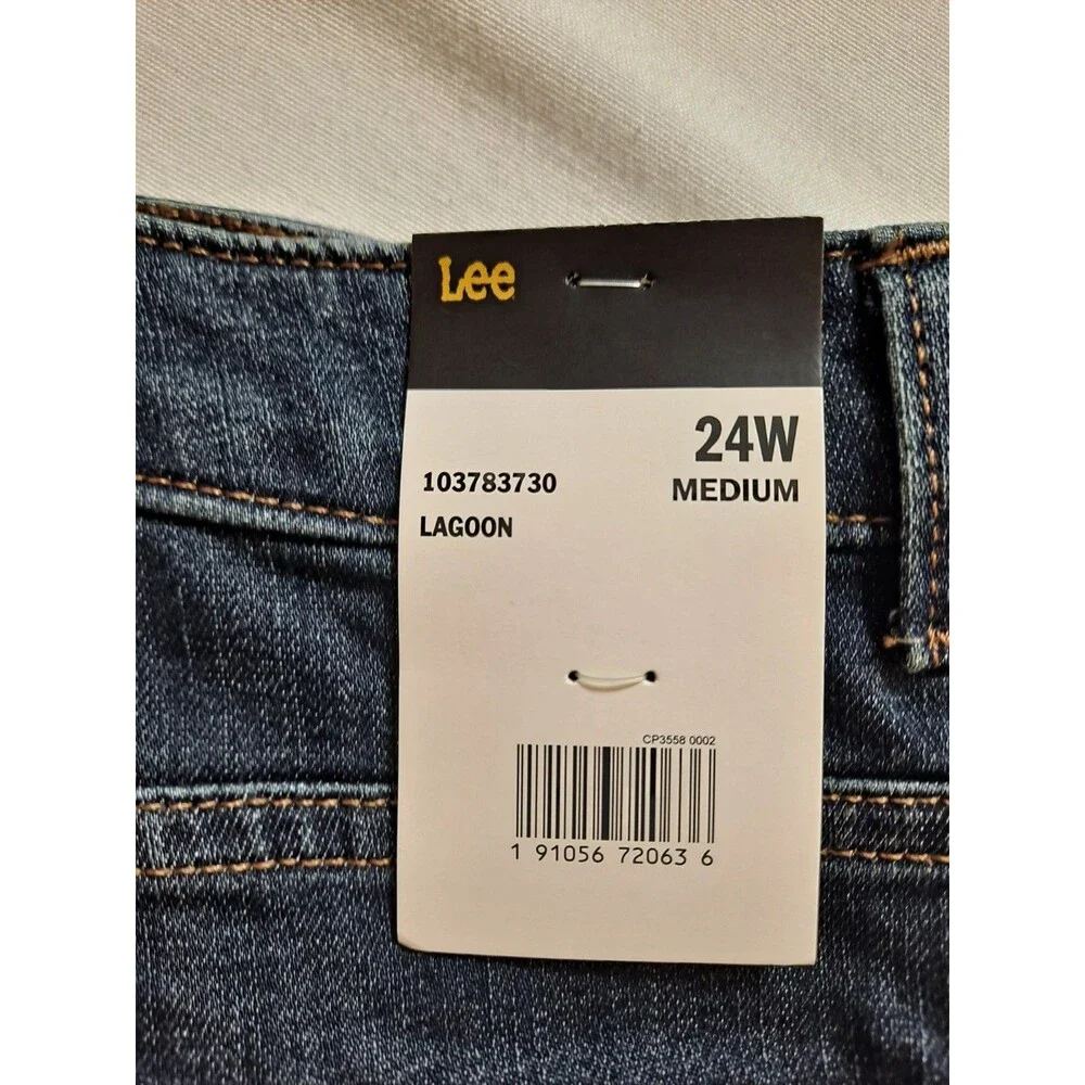 Lee Women's Bermuda Shorts Size 24W Relaxed Fit Mid-rise Lagoon 10